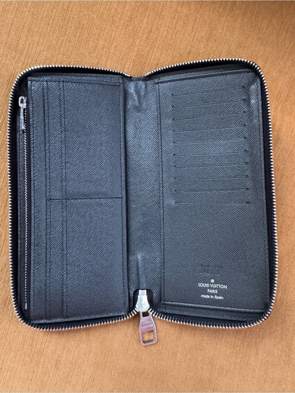 Louis Vuitton Zippy Leather long wallet Organizer Black Taiga